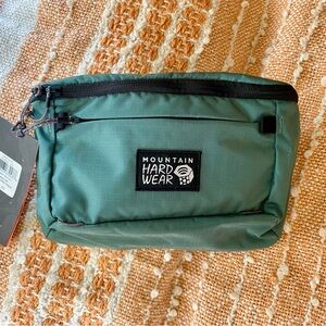 💚 NWT Mountain Hardwear Green Road Side Hip Waist Fanny Pack Unisex Blue Pine